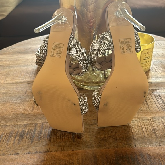 Azalea Wang - Picture 4 of 5